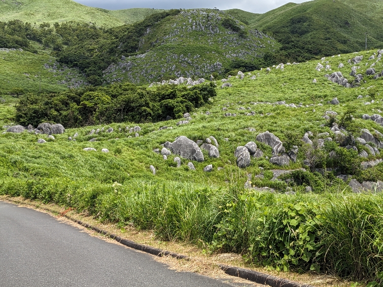 石灰岩の広がる台地